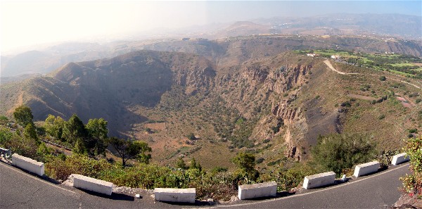Panoramablick in die Caldera vom Pico aus gesehen