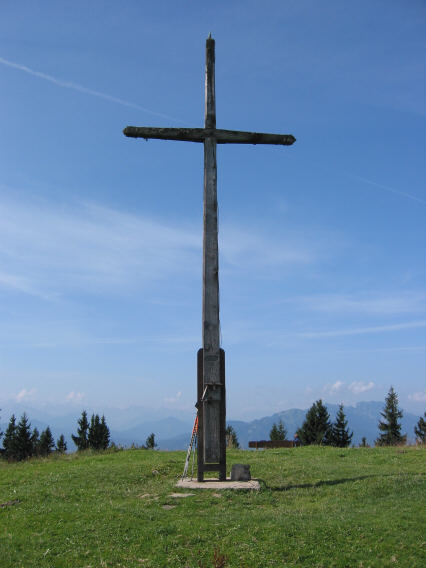 Rechelberggipfel mit Benediktenwand im Hintergrund