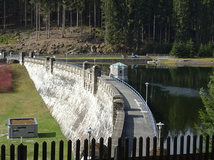 Staumauer Neunzehnhain 1