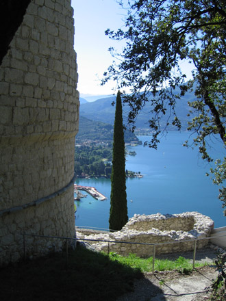 Blick von der Bastei auf die Bucht von Riva