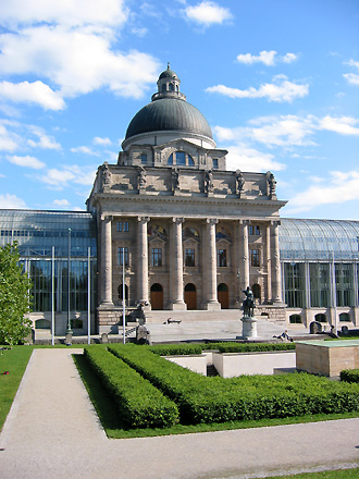 Bayerische Staatskanzlei am Hofgarten