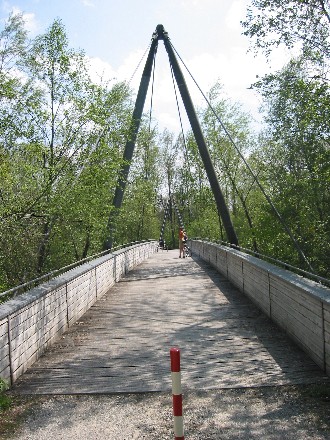 Fußgänger- und Radlbrücke über die Isar bei Ismaning