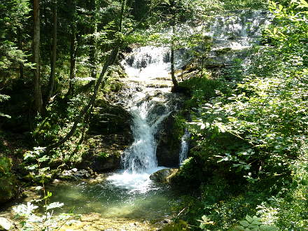 Wasserfall in der Nähe des Duftbräu