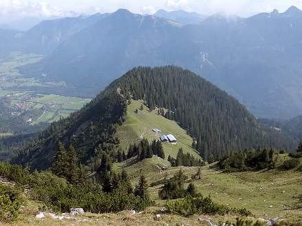 Blick zurück auf Rauheck und Rauheckalm