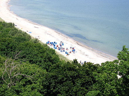 Strand bei Thiessow vom Lotsenturm aus gesehen