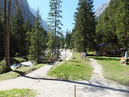 Blick Reintal-aufwärts an der Bockhütte mit Partnach